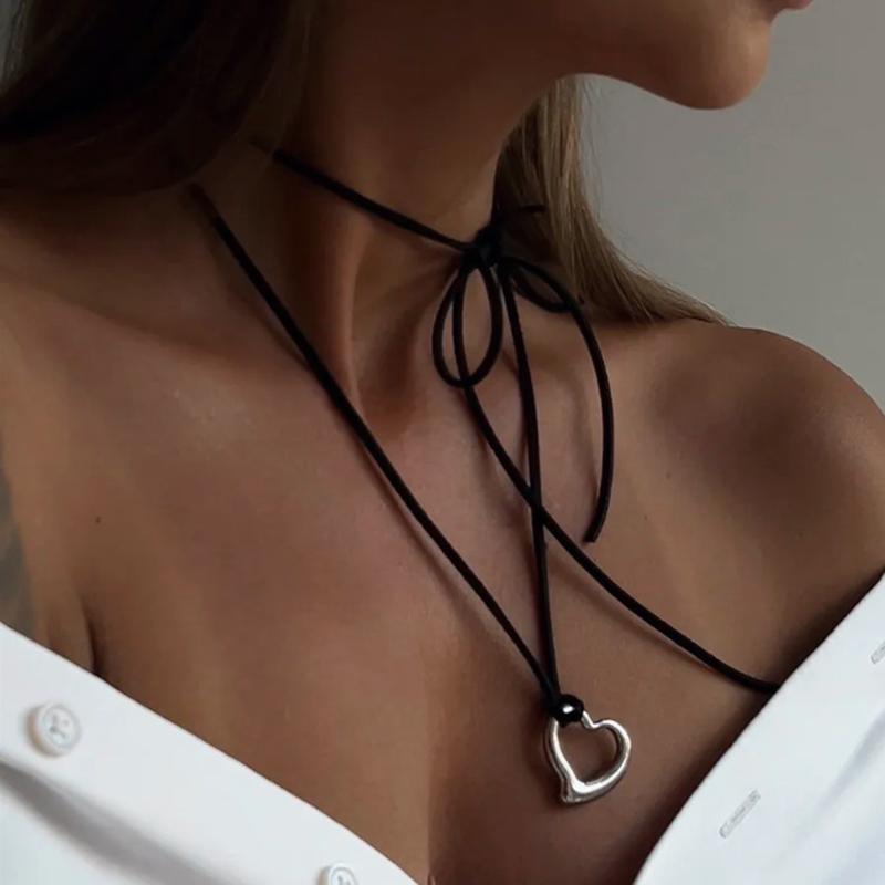 Adjustable Long Black Rope Hollowed-out Love Heart Pendant Necklace Women Men Vintage Charm Jewelry on The Neck Accessories