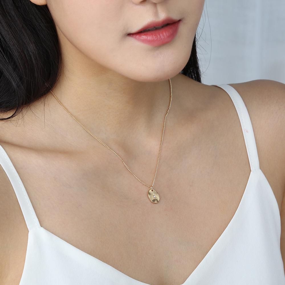 European & American Style Irregular Butterfly Pendant Necklace - Women's Versatile Simple Clavicle Chain