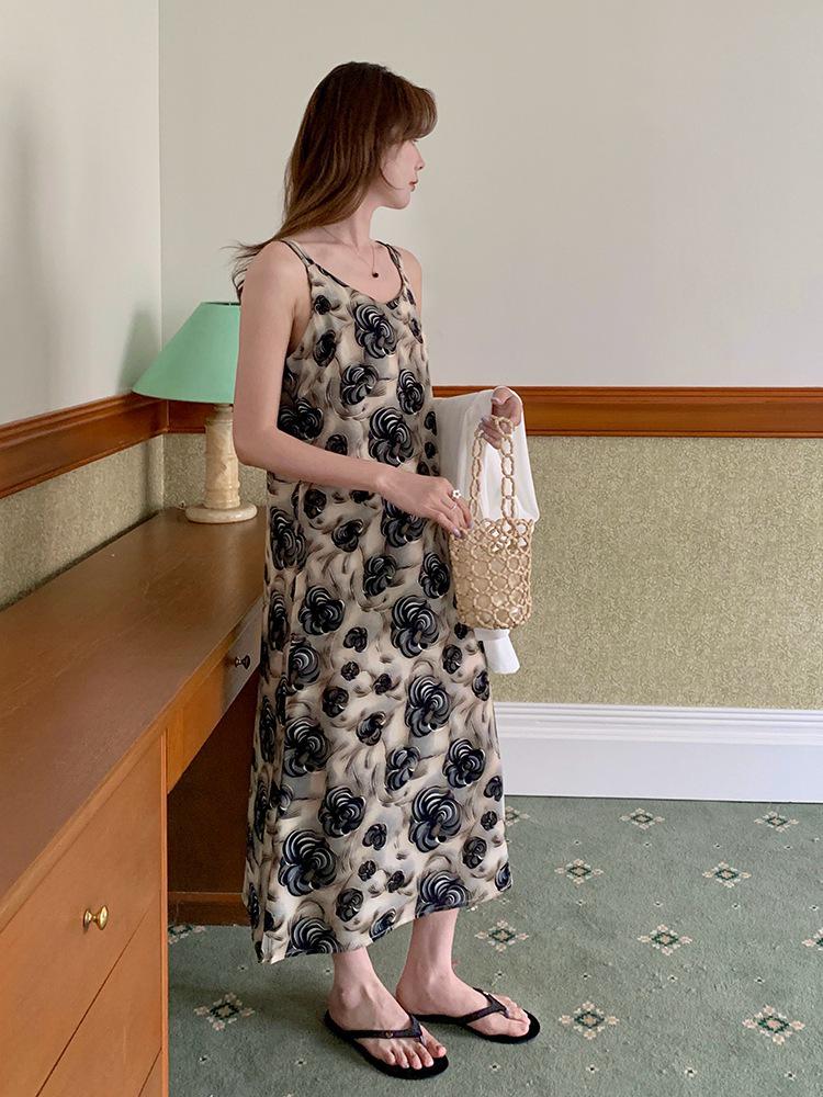

2025 Summer Satin Black Rose V-Neck Midi Camisole Dress - Faux Silk XXXL (130-145 cm)