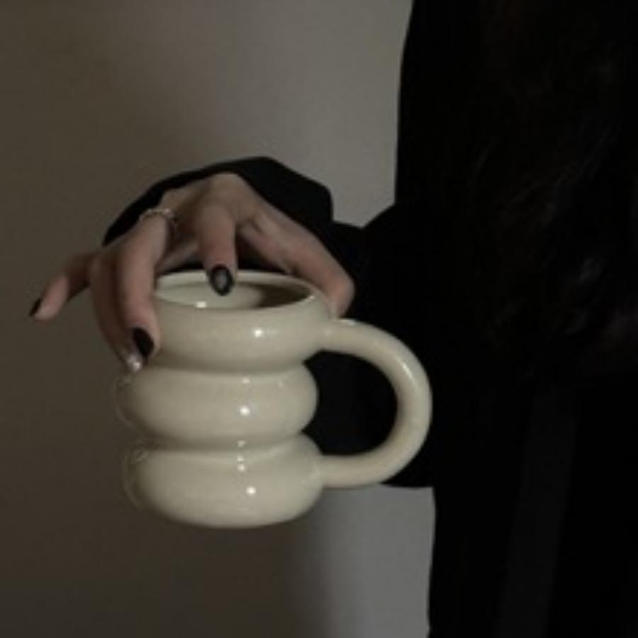 

Оригинальная керамическая кружка Молочно-желтый креативный круг 301-400ml светло-желтого