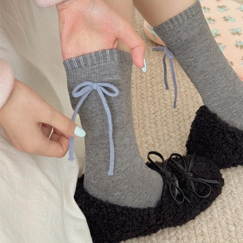 Warm Wool Socks for Autumn and Winter, Followed By Three-dimensional Bow Accessory Socks, Boneless Solid Color Mid-calf Socks