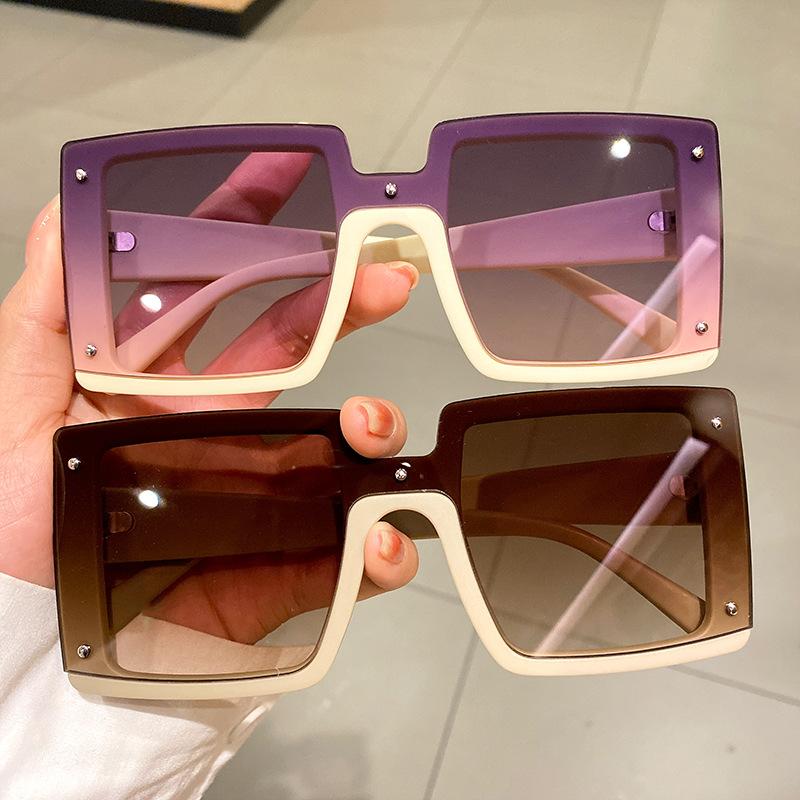 Luxury Brand Designer Square Oversized Sunglasses Women For Female Fashion Vintage Punk Sun Glasses Rivet Elegant Pink Shades