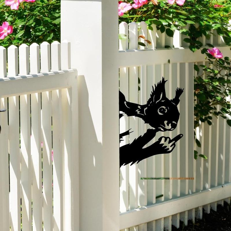 Peeking Squirrel Metal Garden Ornaments Outdoor, Funny Animal Metal Sign with Cheeky Hand Gesture, Rustic Yard Art Decor