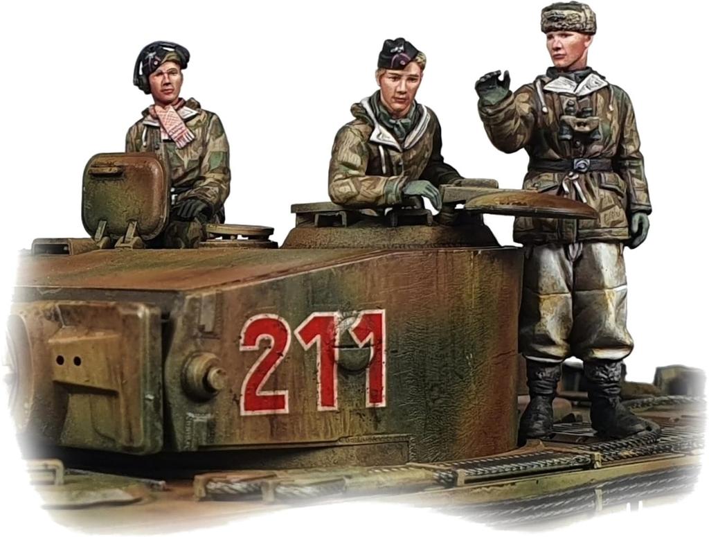 ARDENNES MINIATURE German Winter Tank Crew Team Resin Kit AR48005 1/48 Set, 3-piece