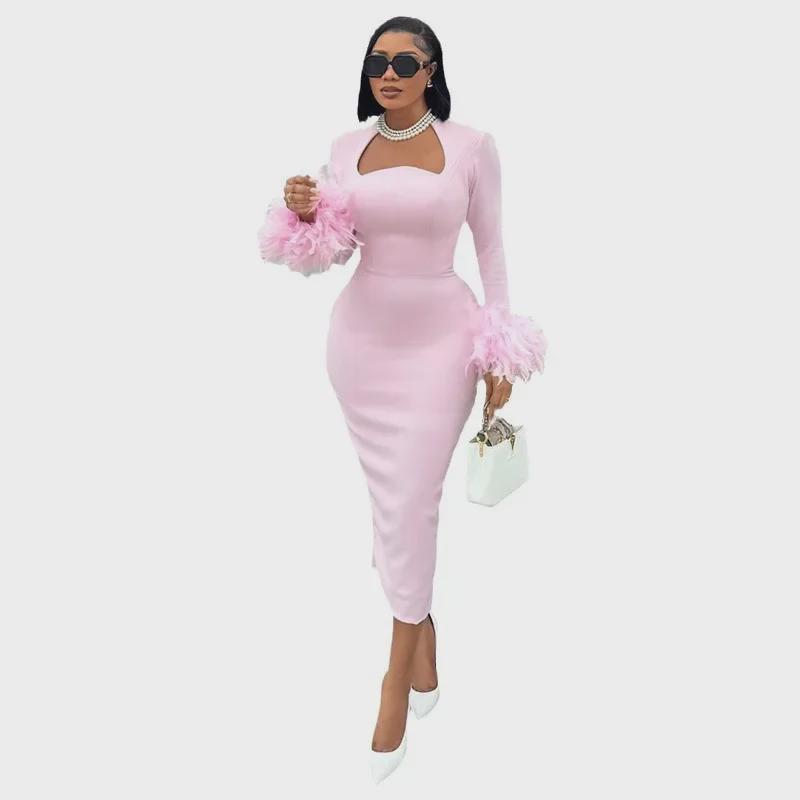 Vestido de Otoño 2024 con Cuello Cuadrado y Adorno de Plumas para Mujer