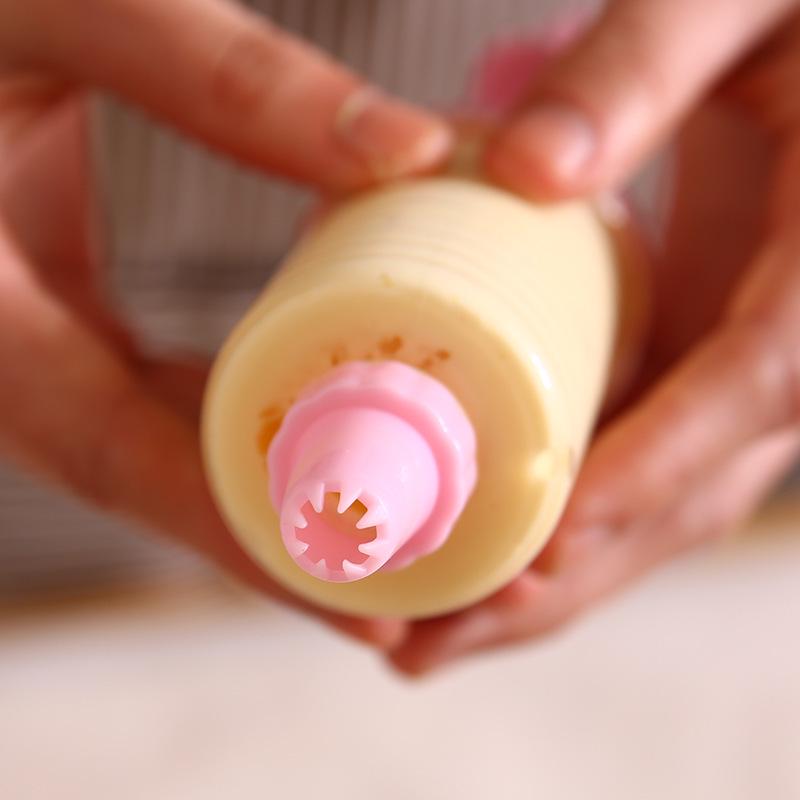 Cookie & Biscuit Decorating Gun with 8 Nozzles for Cream, Dough, and Puff Designs