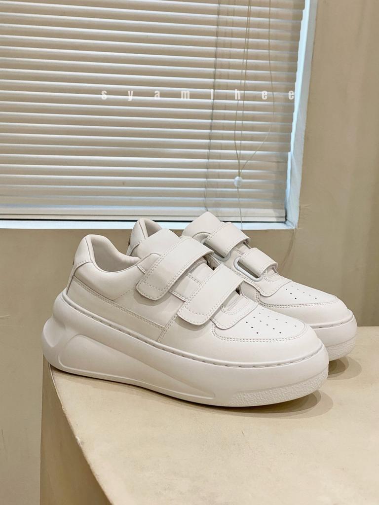 Thick-soled Velcro little white shoes women's 2025 new spring and autumn popular versatile leather muffin sports and leisure board shoes
