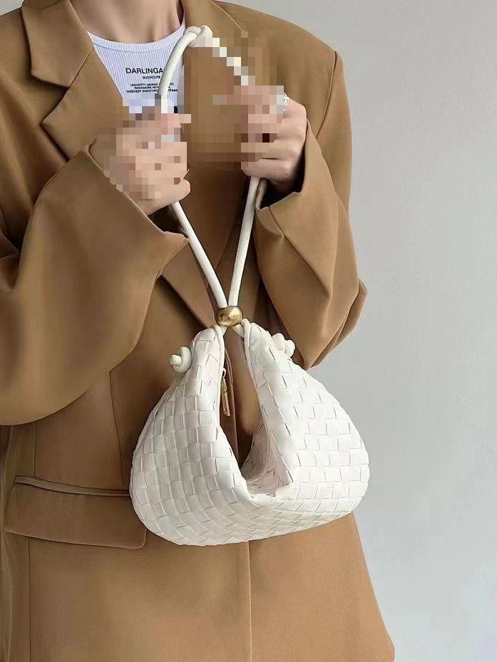 2025 Sommer Französische Luxus gewebte Leder Halbmond Schultertasche - Vielseitige Damenhandtasche