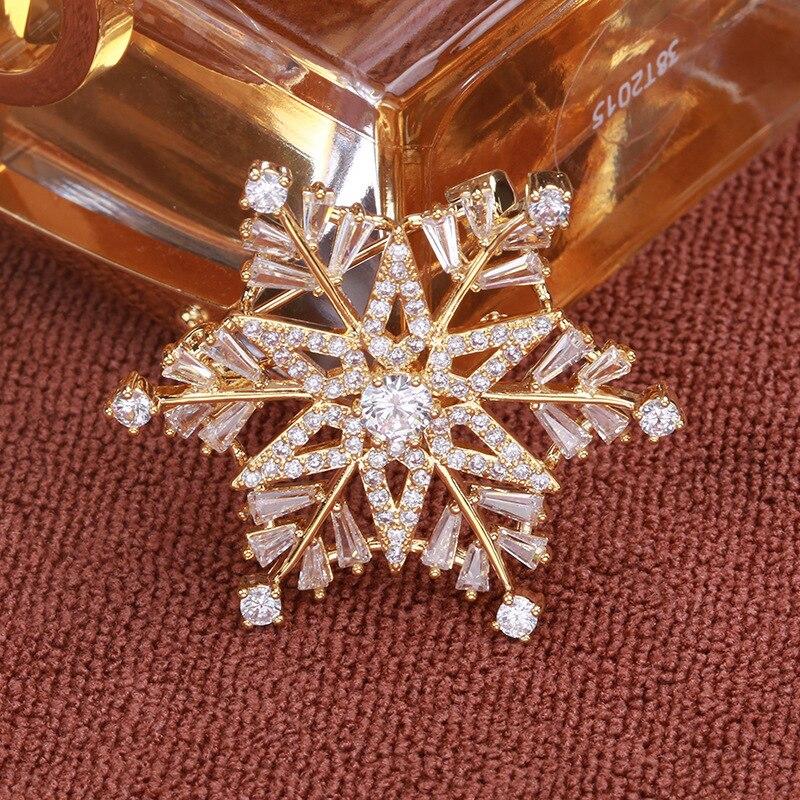 Blucome Temperament Three-dimensional Snowflake Zircon Brooch Ladies Office Suit Coat Pin Buckle
