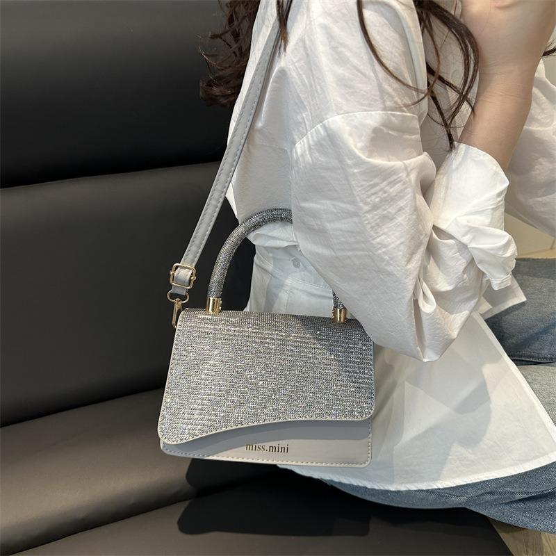 Premium Temperament Handbag Spring and Summer New Versatile Commuter Small Square Bag Casual Shoulder Messenger Bag