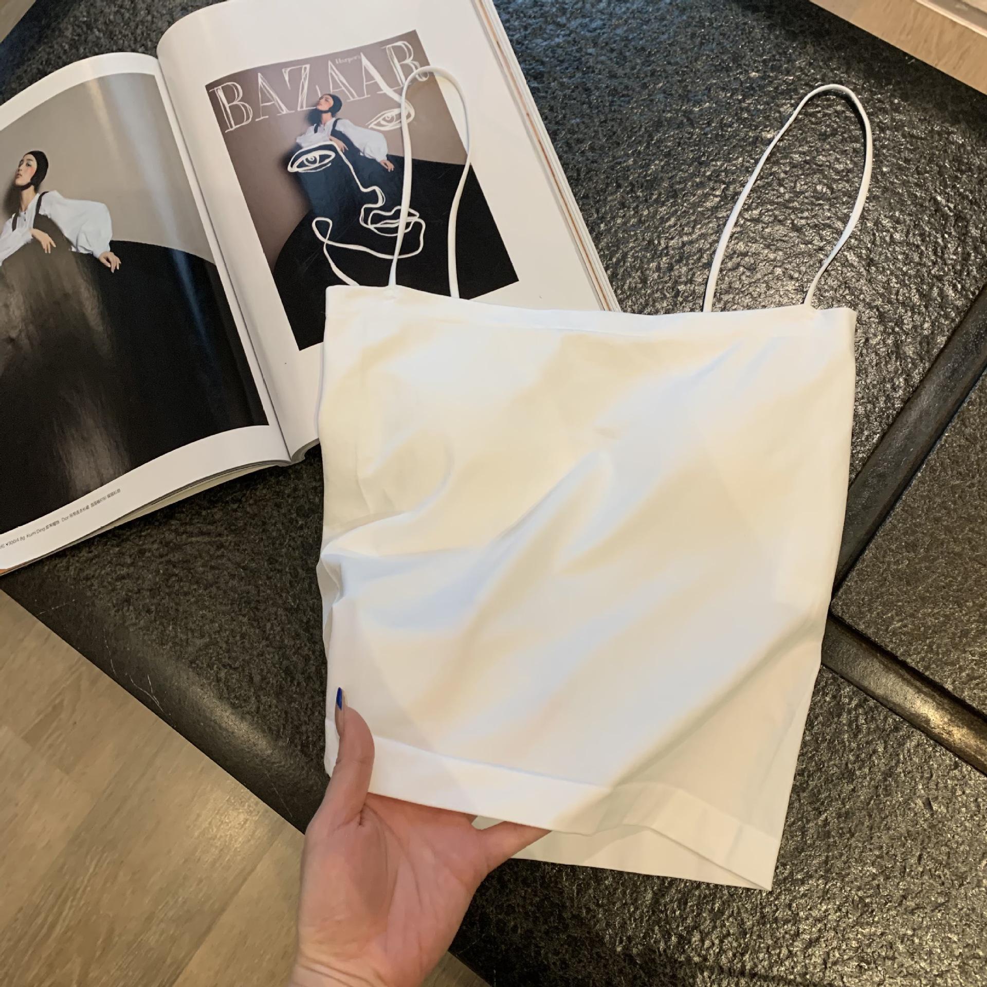 

Spring Girl Versatile One-Piece Bandeau Tank Top with Chest Pads One Size (80-130 Jin)