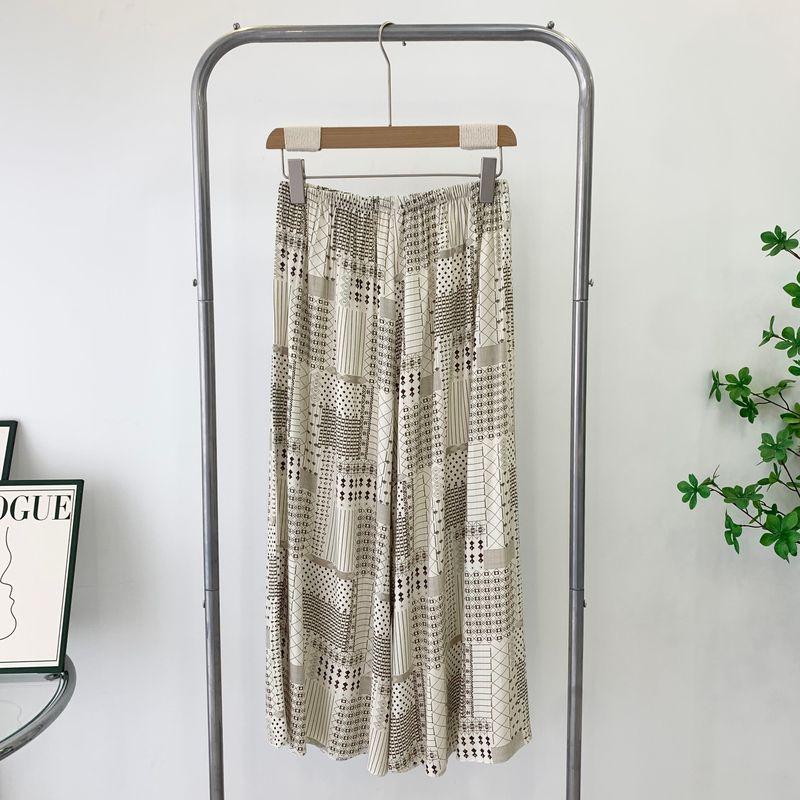 

2025 Summer New Arrival Floral Print Casual Jumpsuit Retro Easy Matching Draped Pants Cotton Silk Home Pants Spring and Autumn Leisure Women s Pants Beige Free size waist 62-124, Pants length 83