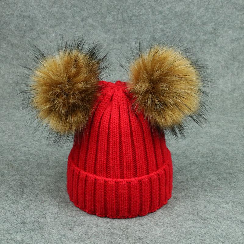 High Quality Winter Knit Hat with Raccoon Fur Ball on the Top Fax Fur Pom Pom Custom Winter Hats Plain Beanie Hat красный