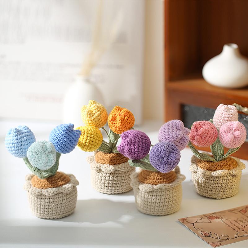 Tulipe tissée à la main, décoration d'intérieur en pot, crochet en fil de fleur artificielle tricotée, tulipe potelée tissée