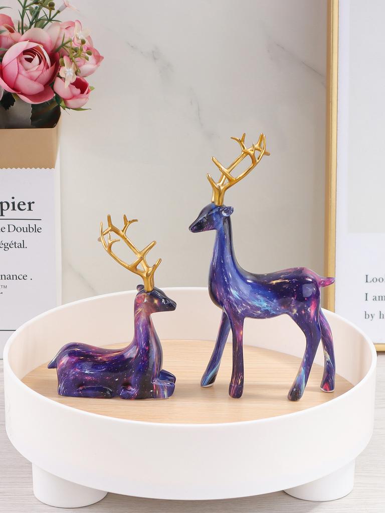 Ein Paar Weihnachtsrentierstatuen, Mini-Hirschfiguren im europäischen Stil zur Dekoration von Schlafzimmer, Wohnzimmer, Arbeitszimmer und TV-Schrank