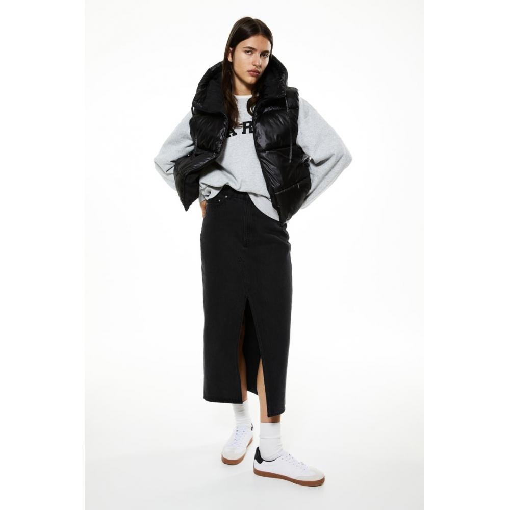 

Пуховый жилет HM с капюшоном черный