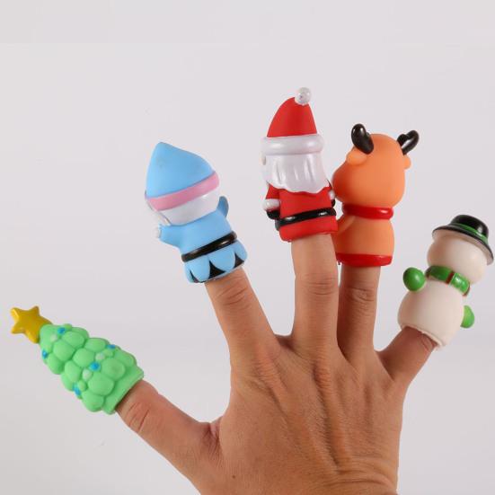 5Pcs/Set Christmas Finger Puppets Silicone Elk Santa Claus Snowman Christmas Tree Character Toys Role-Playing Storytelling Learning Finger Puppet Toys