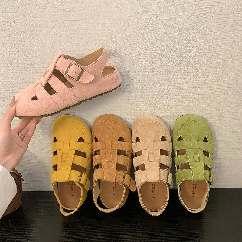 Fashion The New Spring/Summer 2025 Collection of Versatile, Flat, and Casual Roman Sandals By The Leader Dancer