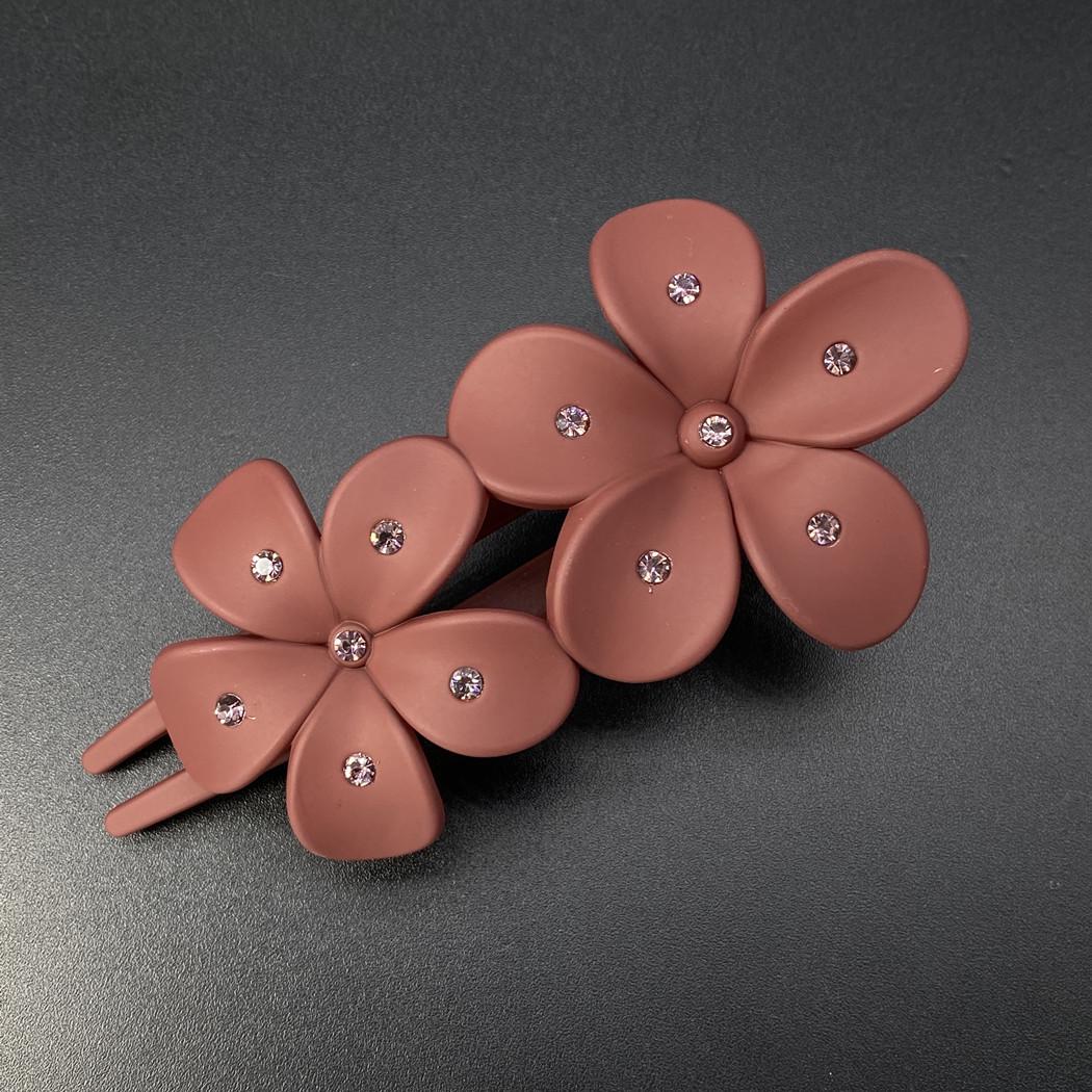 

Ретро Шпилька: Элегантная заколка-уточка для женщин - стильный аксессуар для волос