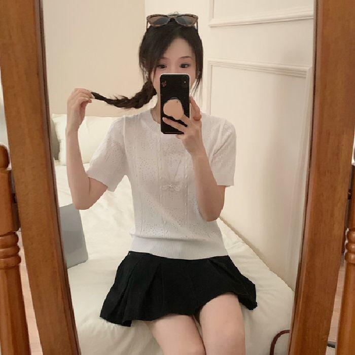 Round-neck Short-sleeved Hollowed-out Knitted Top for Women In The New Summer Style