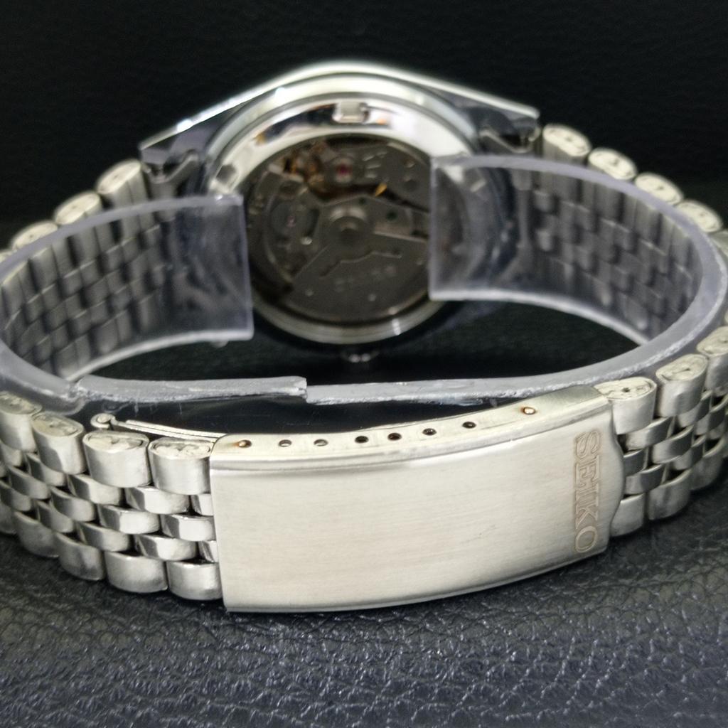 VINTAGE SEIKO 5 AUTOMATIC REFURBISHED JAPAN MENS BLUE COLOR DIAL WATCH a440637-9 Sk-a440637-1