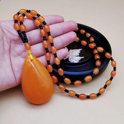 Second-Generation Orange Beeswax Necklace, Water Drop Pendant, Live Broadcast Gift, Literary And Retro Chicken Oil Yellow Amber Pendant.