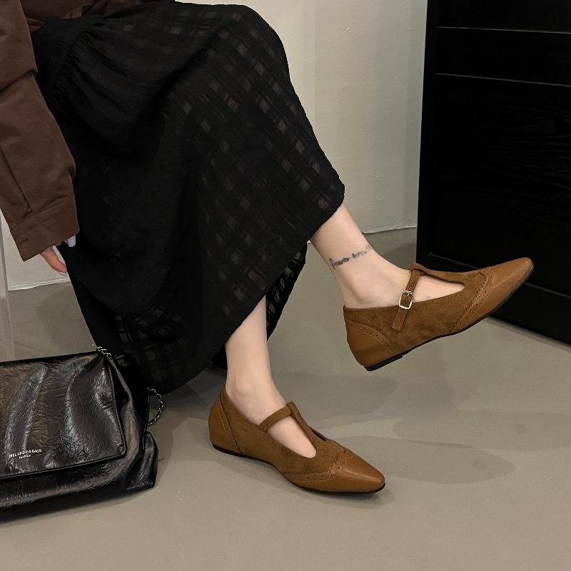 2025 Women's Pointed Toe with Buckle Elegant Sandals Sexy Buckle Shoes  Carving British Style T-strap Slip-on Flats Retro