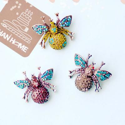 Retro Temperament Diamantenbesetzte Bienenbrosche Modetrend Mittelalterliche vielseitige Anstecknadel Bekleidungsaccessoires