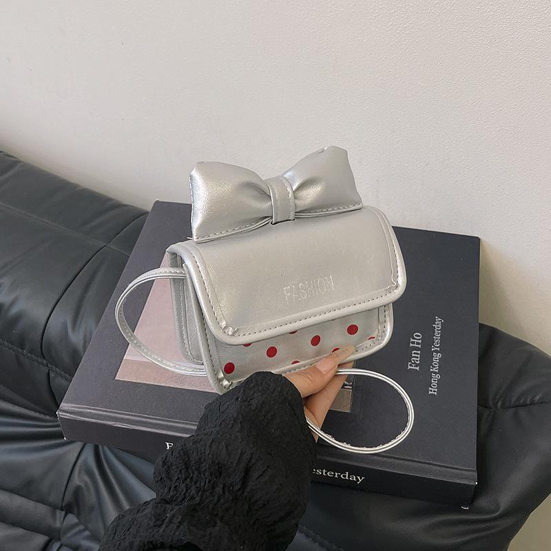 

Серебряная супер огонь изысканная мини-сумка женская 2025 новая летняя нишевый дизайн высококлассная сумка-мессенджер серебряный