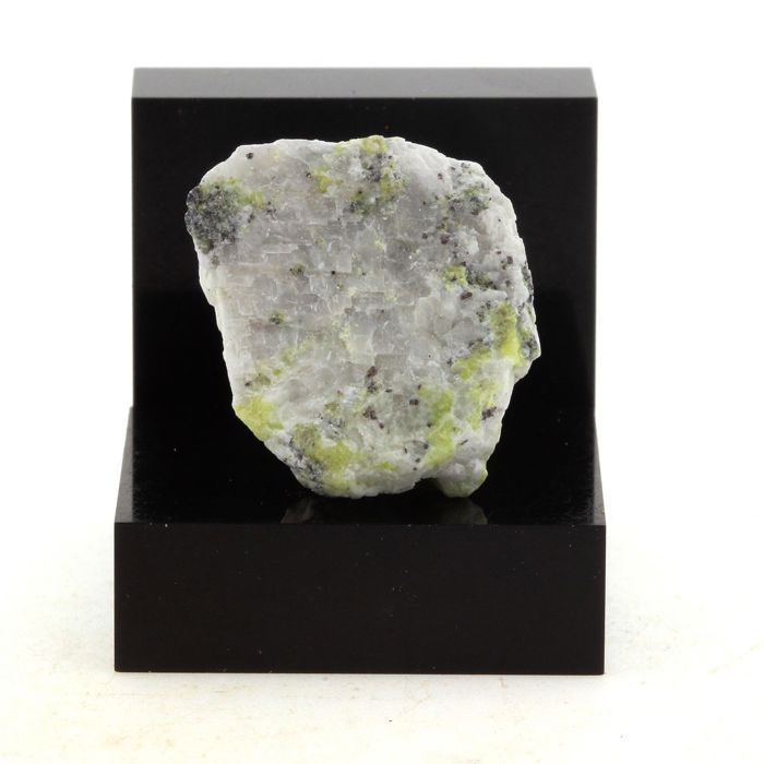 Pierres et Minéraux. Chestermanite. 27.5 ct. Wakefield, Québec, Canada.