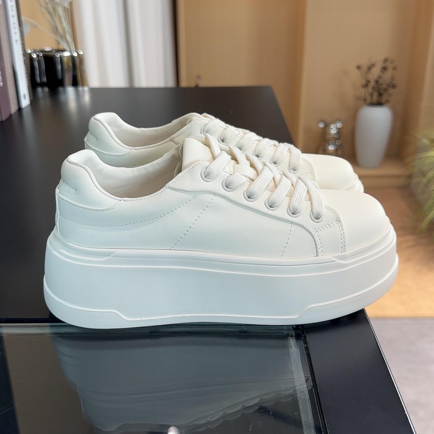 

thick-soled leather little white shoes women s 2025 new small height increase 6cm bread shoes breathable and lightweight casual board shoes 40