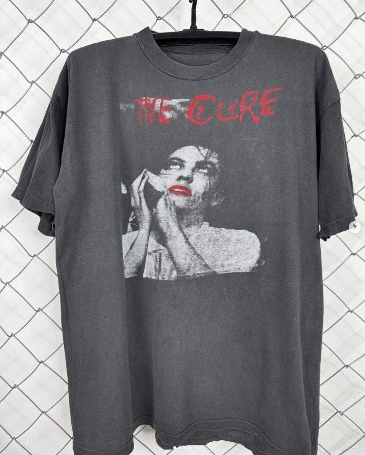 Футболка рок-группы The Cure Винтажная футболка The Cure Подарок The Cure для унисекс и женщин Унисекс футболка Подарок для нее Подарок для него S