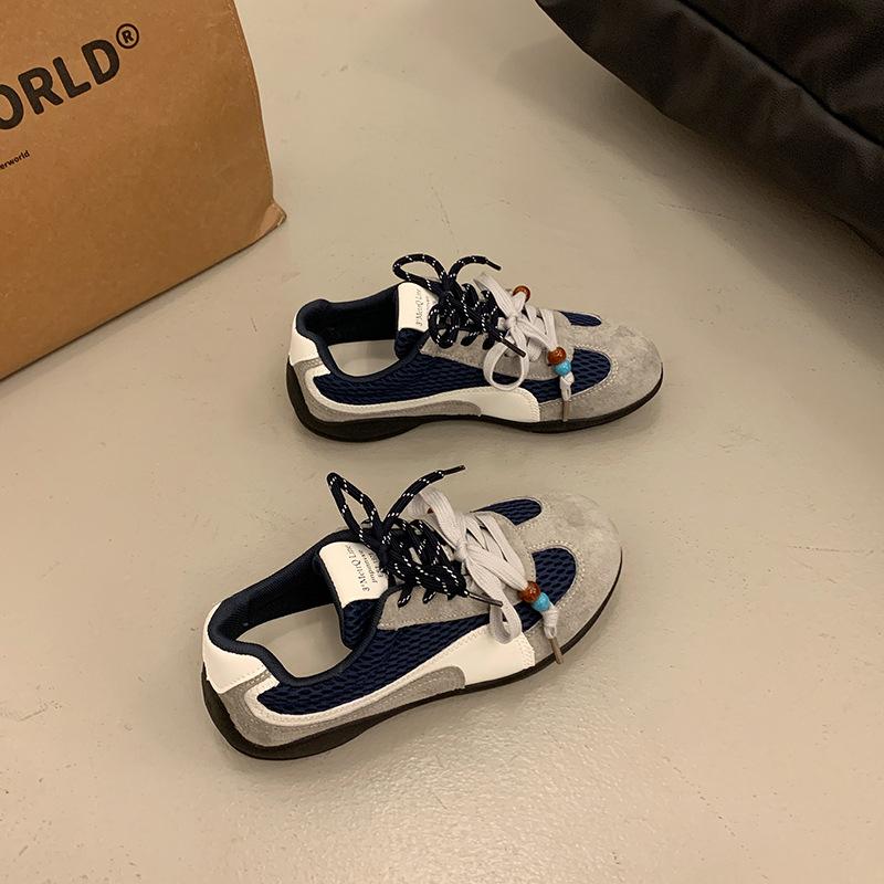 European sports and leisure moral training shoes women's autumn 2025 new retro lightweight running shoes beaded fashion women's shoes