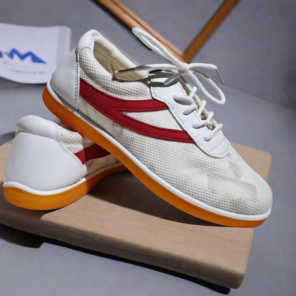 Summer and autumn white shoes men's and women's breathable mesh cowhide beef tendon sole non-slip martial arts shoes morning exercise casual shoe