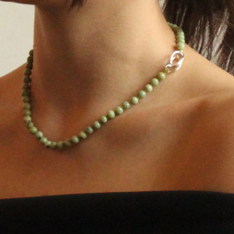 Post Sun Bon Canadian Jade Necklace