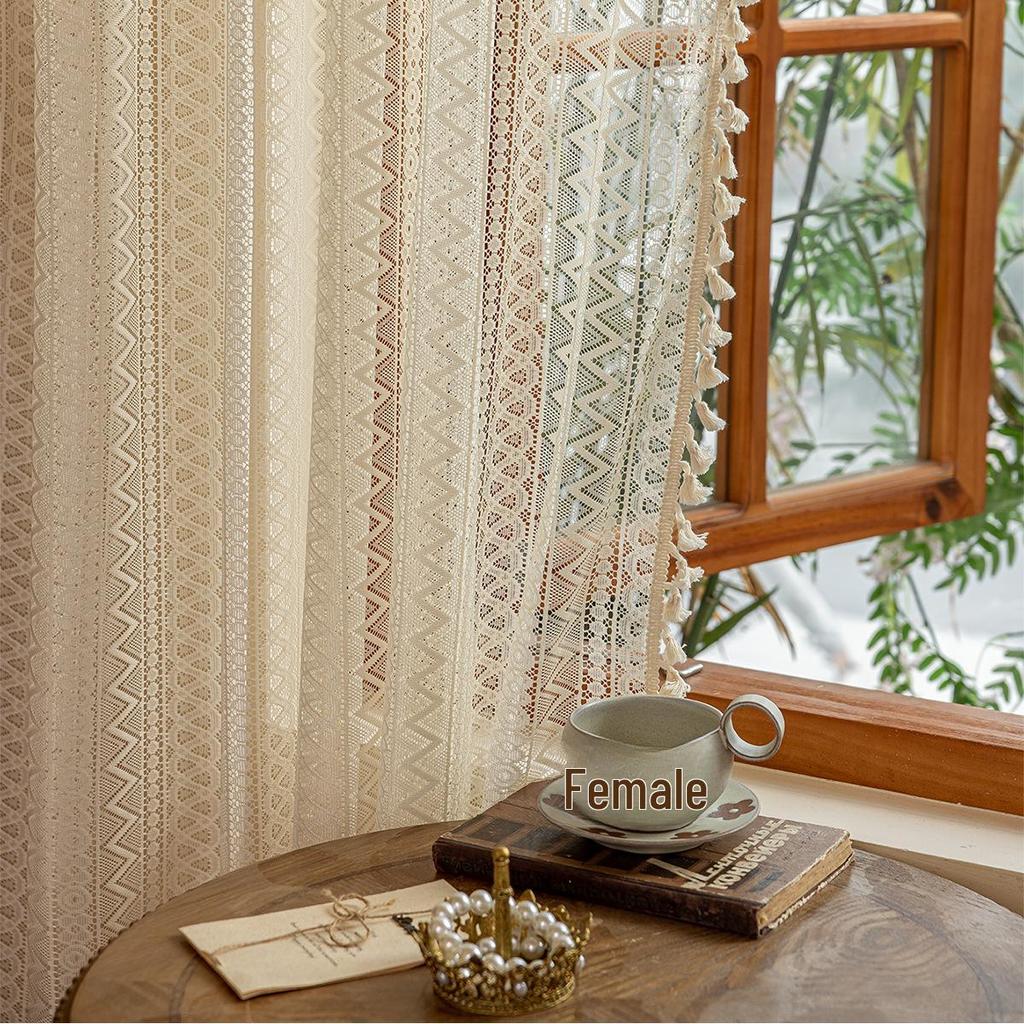 Nowa koronkowa zasłona z tunelem na karnisz z kwiatowym wzorem na obramowaniu