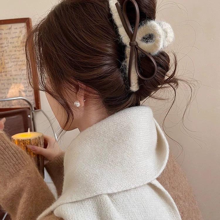 Korean autumn and winter plush leather ribbon bow grab clip female large hair volume back head shark clip