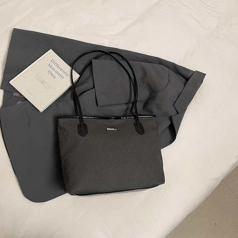

Leisure work commuter tote bag fashionable large-capacity handbag solid color texture simple PU shoulder bag handbag