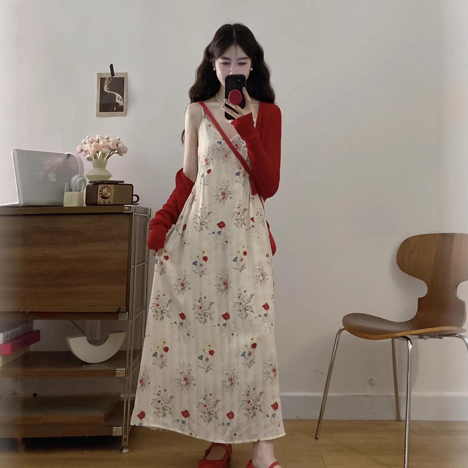 

Plus Size Floral V-Neck Camisole Dress & Soft Knit Cardigan Set - Spring/Summer French Style 3XL