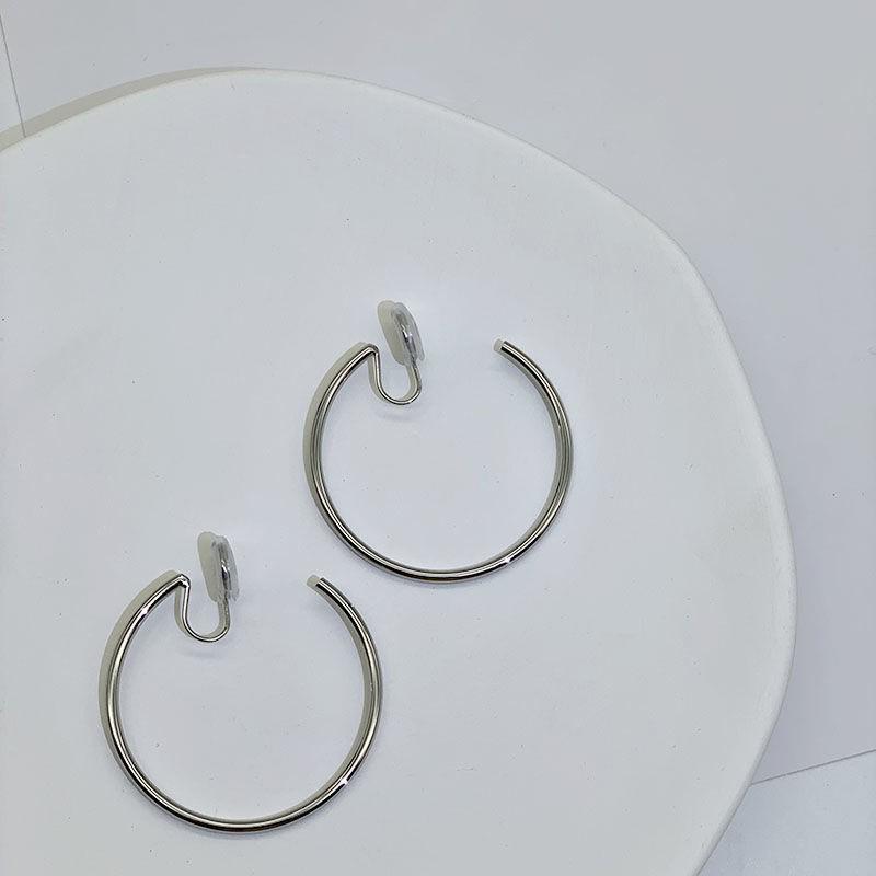 Ασημένια Απλά Κρικάκια - Ελαφριά Πολυτέλεια, Υπερβολικό Σχέδιο, Ανώδυνα Κλιπς για Γυναίκες