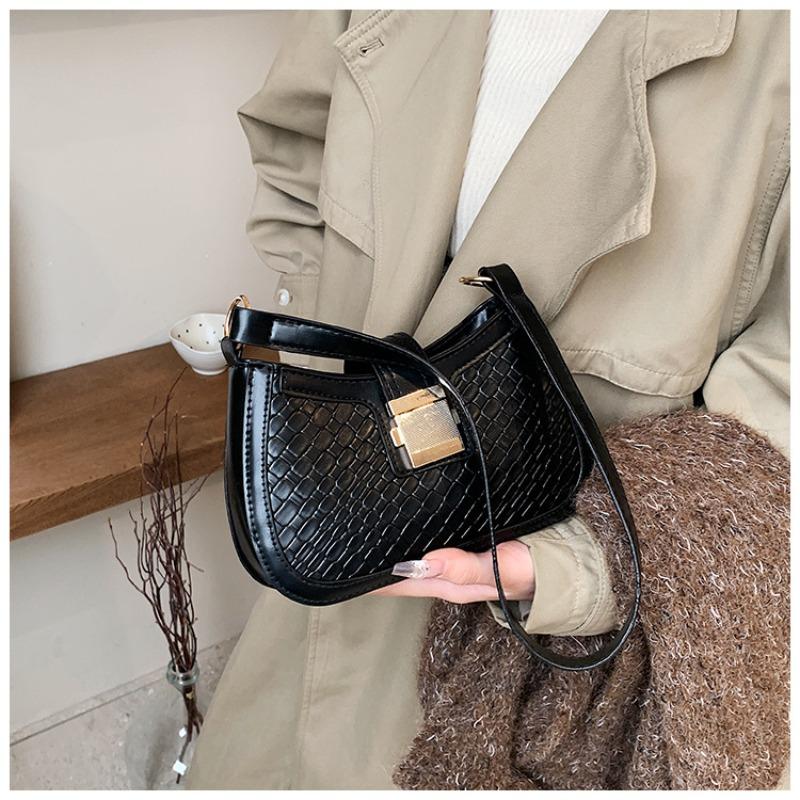 Simple and Fashionable Shoulder Bag, Girls' High-end Underarm Bag, Early Spring New Commuter Texture Versatile Small Square Bag