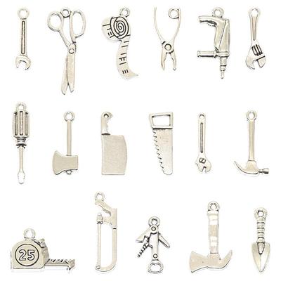 Set mit 17 DIY Schmuckherstellungswerkzeugen: Schraubendreher, Schraubenschlüssel, Axt, Säge und Anhängerzubehör