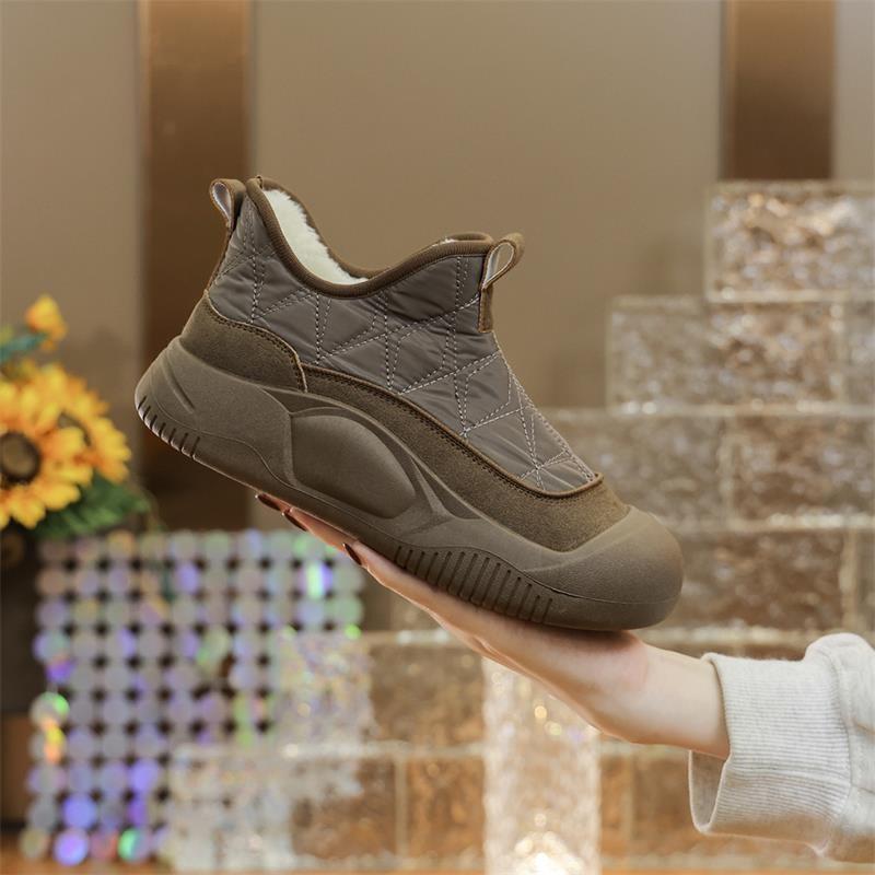 

Fleece thermal cotton boots Snow year short boots Comfortable thickened non-slip boots Fluffy snow boots 41 хакі