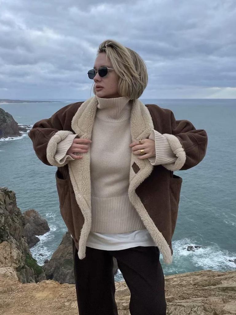 Women's Retro Lambswool Coat: Autumn/Winter 2025 Collection