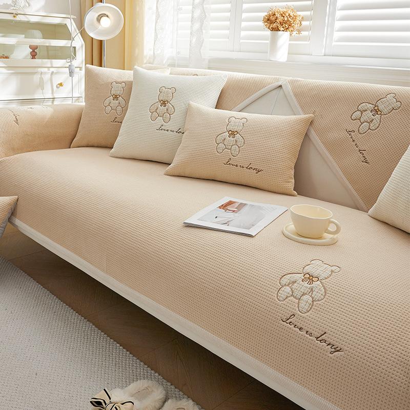 

Velvet Non-Slip Sofa Cushion Cartoon Design Winter Thickened Cover New Non-Shedding Fur Cloth for Cozy Home 70*70cm