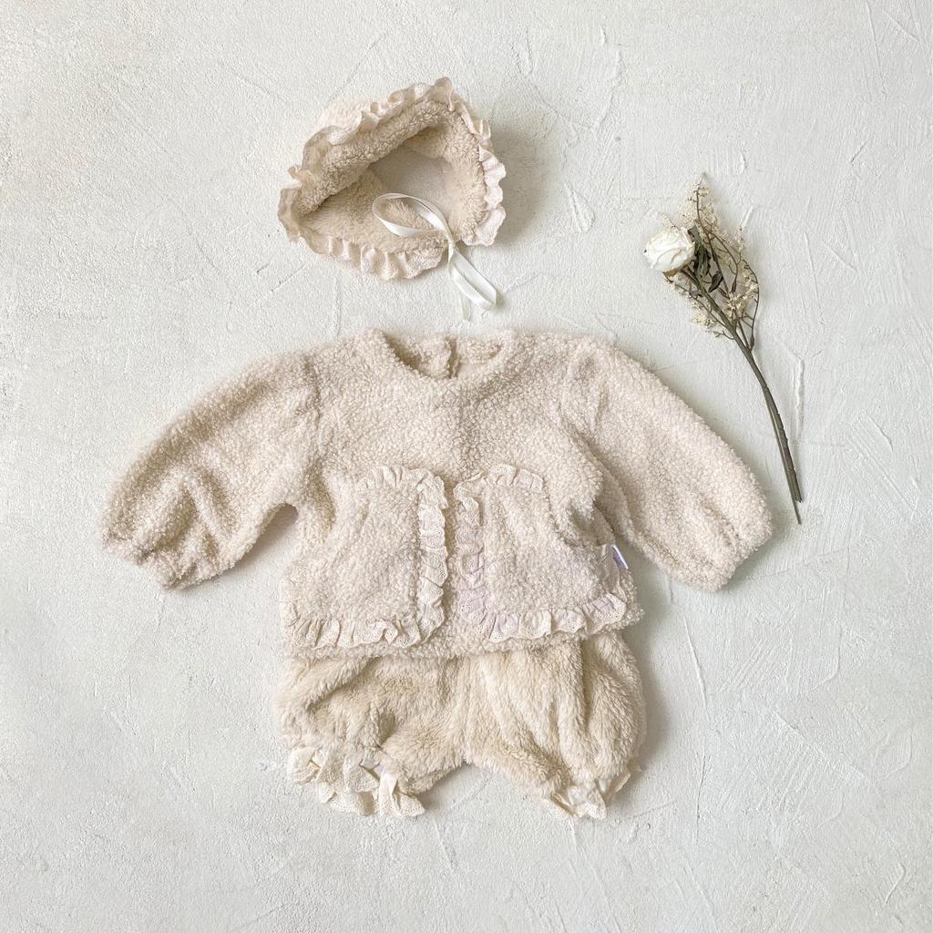 Cozy Baby Winter Outfit: Plush Top with Big PP Pants