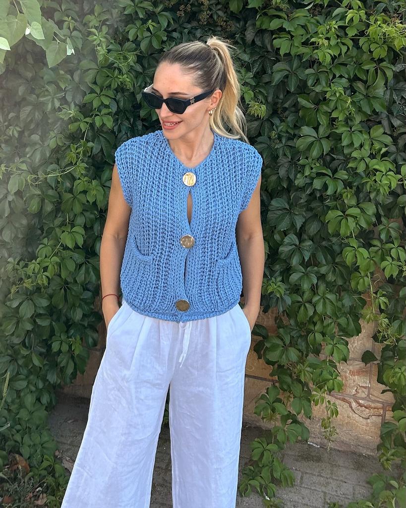New Solid Color Large Pocket Sleeveless Knitted Short Cardigan Vest with Three Buttons, Vest for Women 3611 KTB