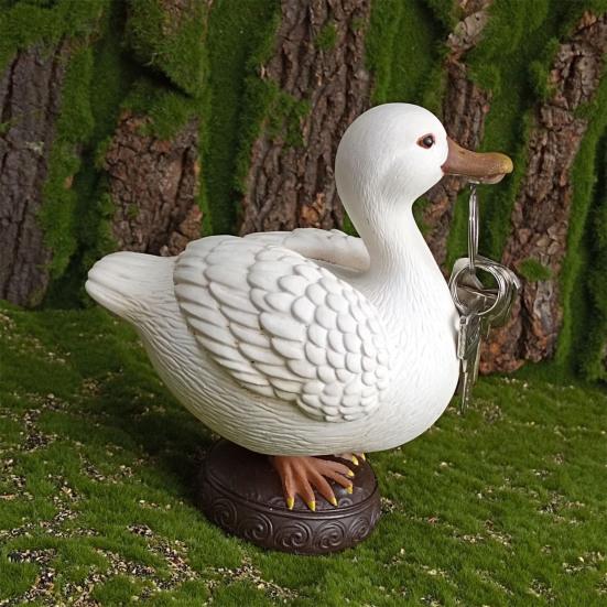 Magnetic Duck Key Holder Desktop Resin Duck Figurine Decorative Key Holder for Home Entrances Living Room Cabinet Table