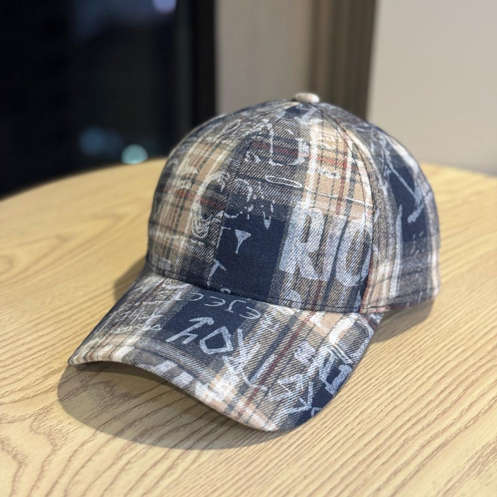 New Personalized Retro Plaid Irregular Letters Spring and Summer Baseball Hat Men's and Women's Sunshade Graffiti Hard Top Cap