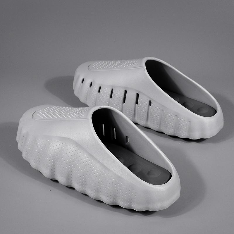 New Men's Slippers Outdoor Soft Thick Sole Slides Breathable Sandals Non-Slip Bathroom Slippers Lightweight Summer Beach Sandals